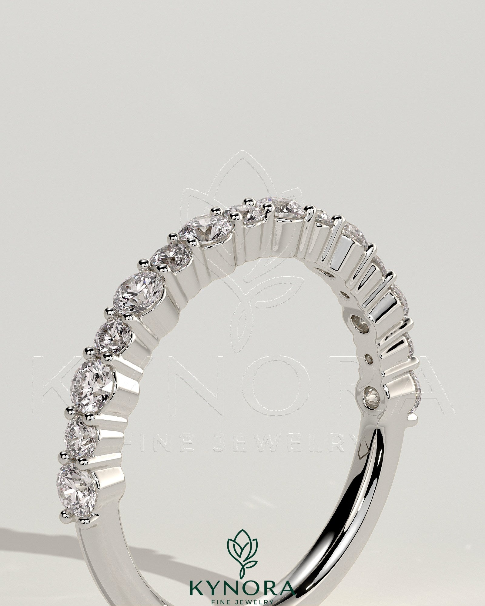Round Mixed Size Round Mixed Size Accent Stone Wedding Ring Imagen secundaria del producto