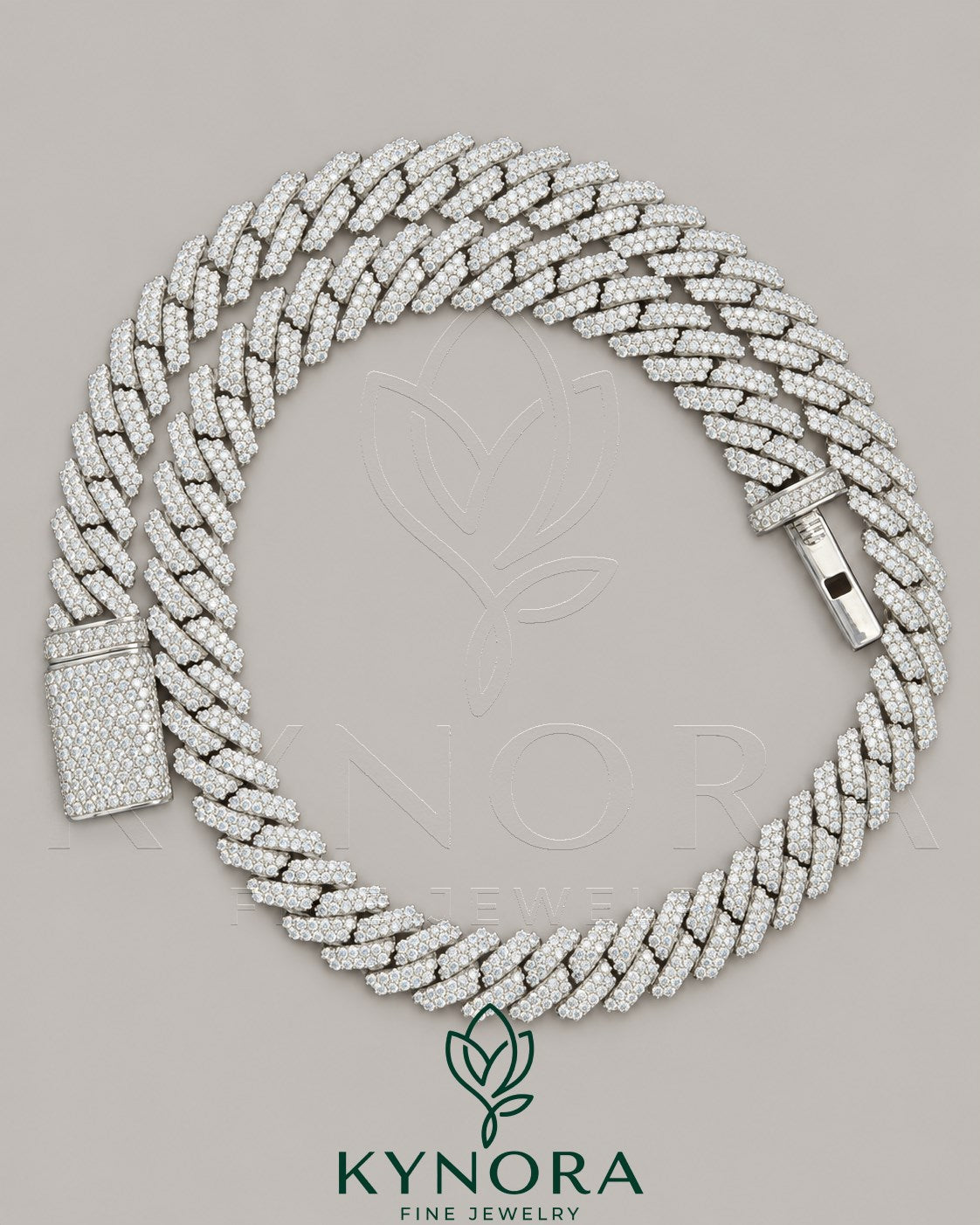 12MM VVS Moissanite diamond silver Miami Cuban link chain from Kynora Jewels, featuring a bold, shiny hip-hop chain design. Imagen principal del producto