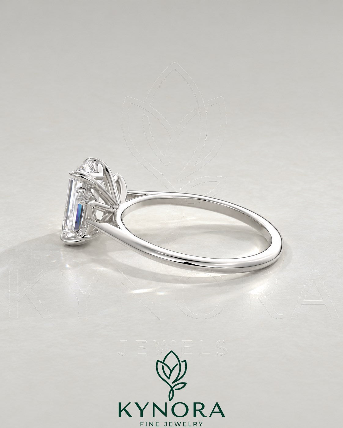 2-karätiger Solitär-Verlobungsring mit birnenförmigem Diamanten in Ost-West-Ausrichtung, Krappenfassung und geschwungener Ringschiene