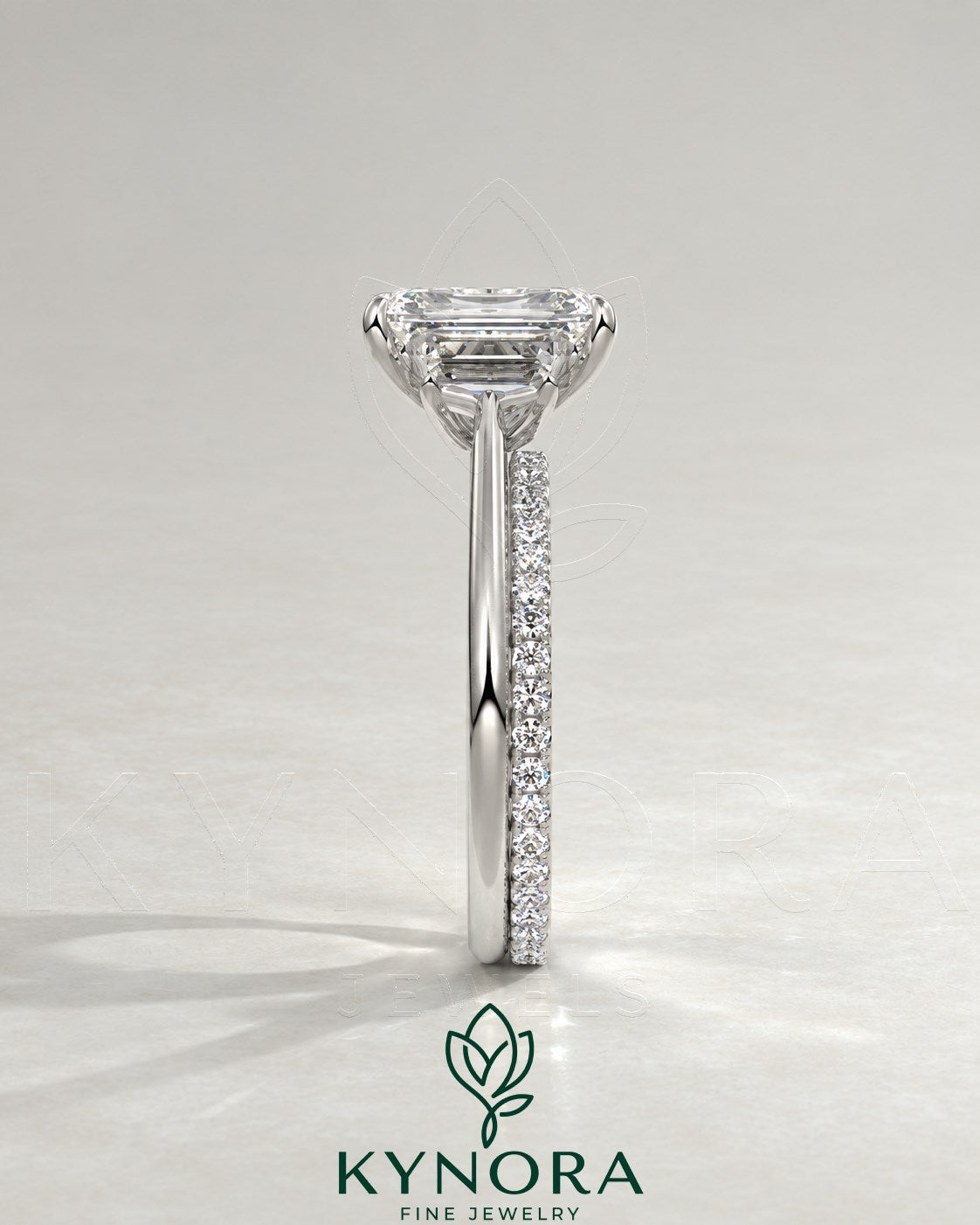 2-karätiger Solitär-Verlobungsring mit birnenförmigem Diamanten in Ost-West-Ausrichtung, Krappenfassung und geschwungener Ringschiene