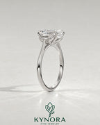 2-karätiger Solitär-Verlobungsring mit birnenförmigem Diamanten in Ost-West-Ausrichtung, Krappenfassung und geschwungener Ringschiene