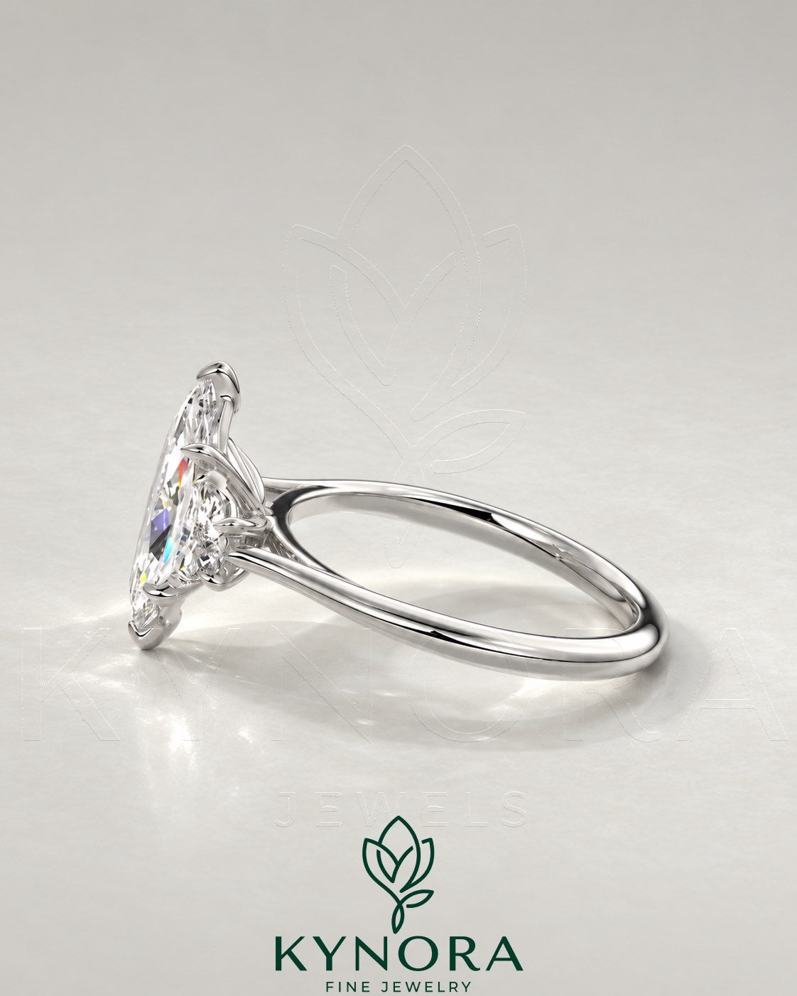 2-karätiger Solitär-Verlobungsring mit birnenförmigem Diamanten in Ost-West-Ausrichtung, Krappenfassung und geschwungener Ringschiene