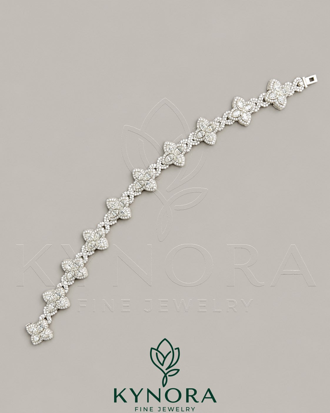 VVS1 Moissanite diamond Kynora Jewels silver hip-hop bracelet with bold chain design and sparkling gemstones.