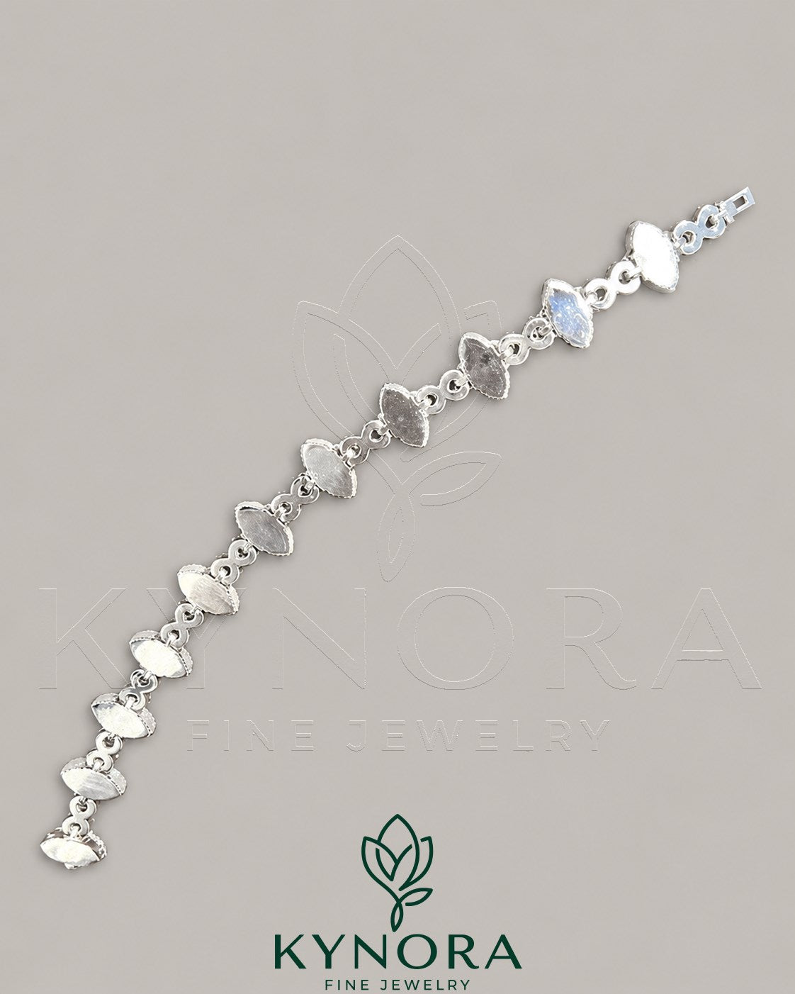 VVS1 Moissanite diamond silver hip-hop bracelet by Kynora Jewels featuring bold chain links and sparkling gemstone accents.