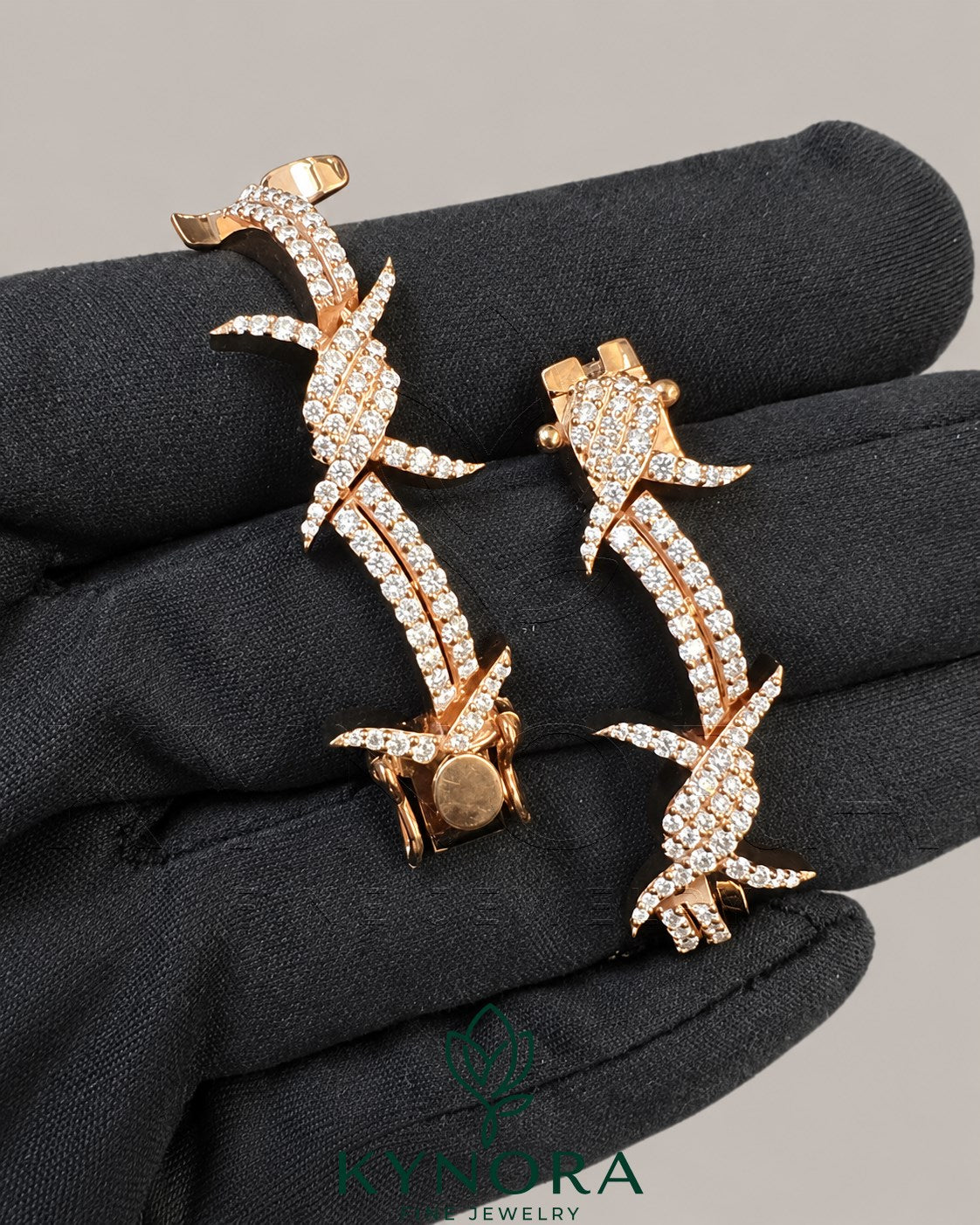 12MM Moissanite Diamond With 925 Silver Wire Shape Bracelet Secondary image